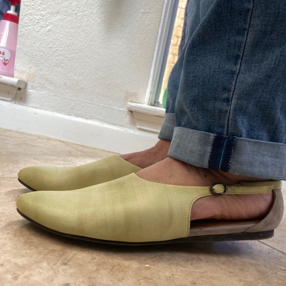 Yuko Imanishi buckled flats designer shoes supple leather Sz 39 European US 9 - Picture 9 of 9